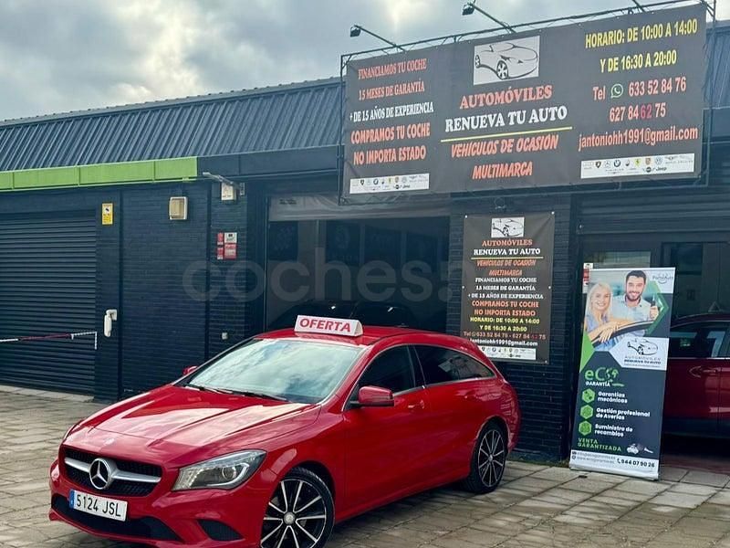Usado Mercedes CLA220 Shooting Brake 177 CV (130 kW) 2016 Rojo Familiar