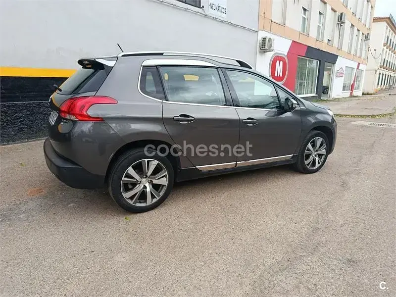 Käytetty Peugeot 2008 Active 92 HP (67 kW) 2014 Harmaa Katumaasturi