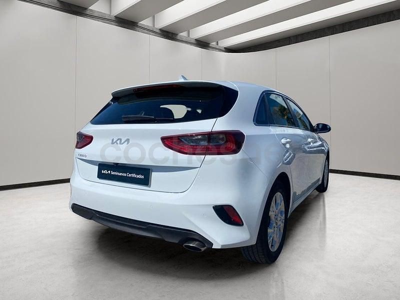 Usado Kia Ceed 100 CV (73 kW) 2021 Blanco Utilitario