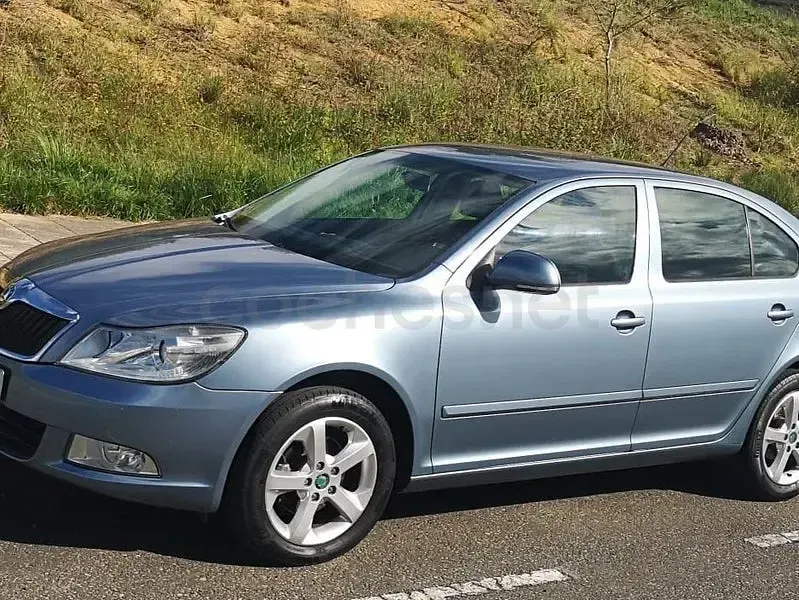 Usado Skoda Octavia Ambition 105 CV (77 kW) 2012 Azul Berlina
