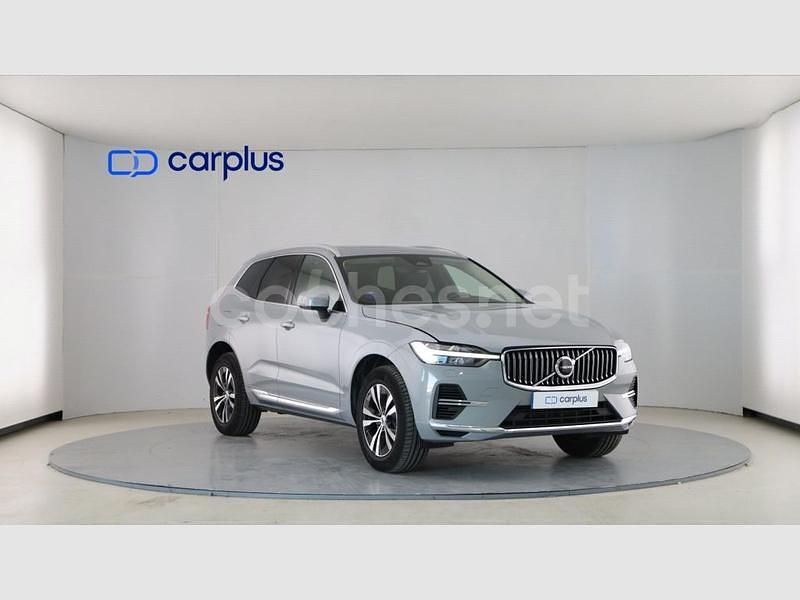 Usado Volvo XC60 Core 350 CV (257 kW) 2024 Platinum grey metalizado SUV