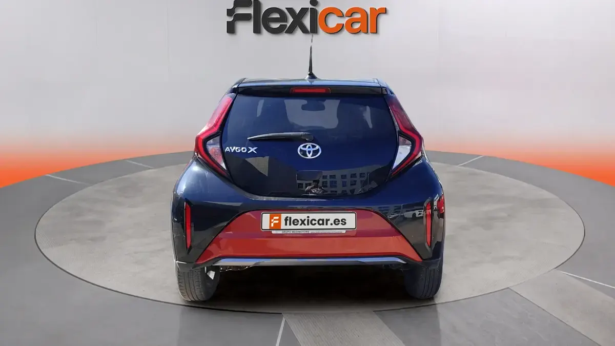 Usado Toyota Aygo X 72 CV (52 kW) 2022 Rojo SUV