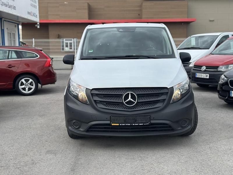 Usado Mercedes Vito 136 CV (100 kW) 2019 Blanco metalico Van