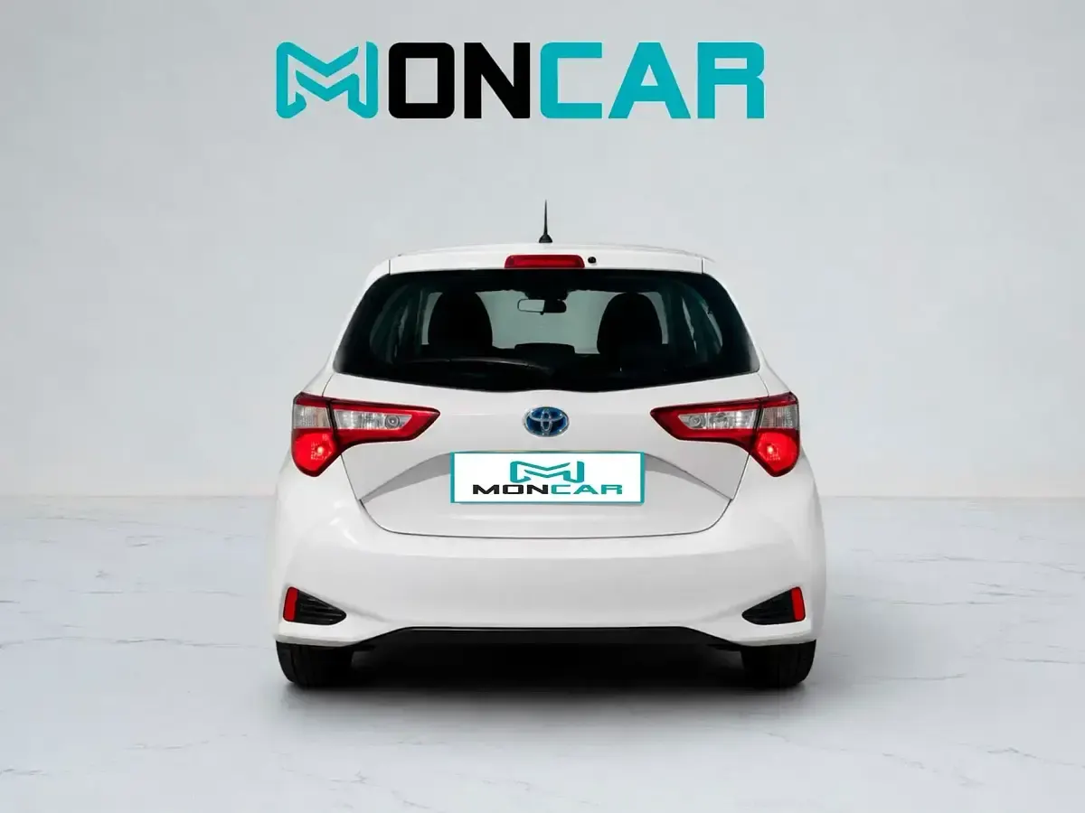Usado Toyota Yaris Active 100 CV (73 kW) 2016 Blanco