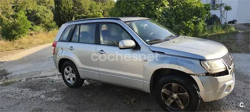 Usado Suzuki Grand Vitara 140 CV (102 kW) 2007 Gris / plata SUV