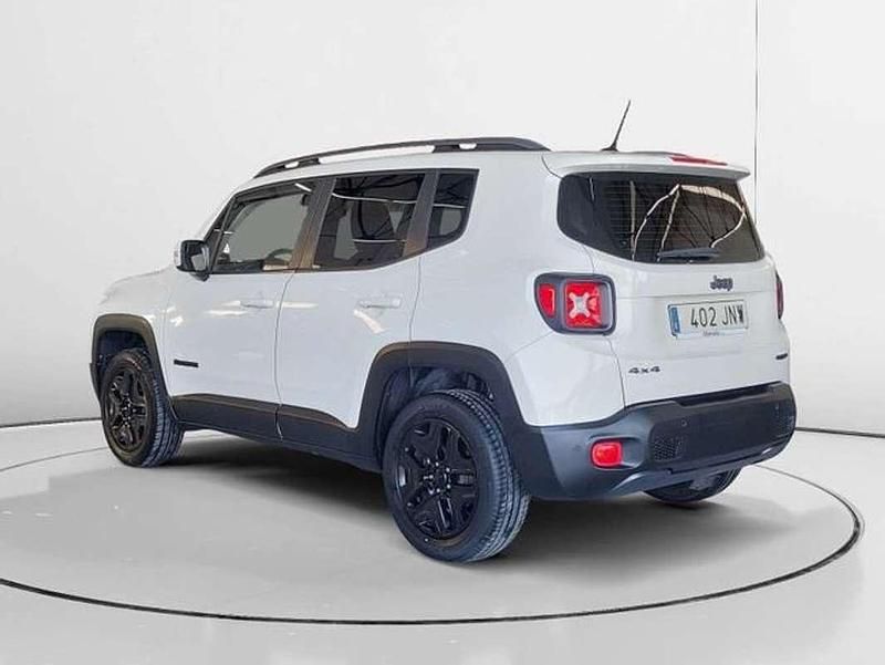 Usado Jeep Renegade Night Eagle 140 CV (102 kW) 2016 Blanco SUV