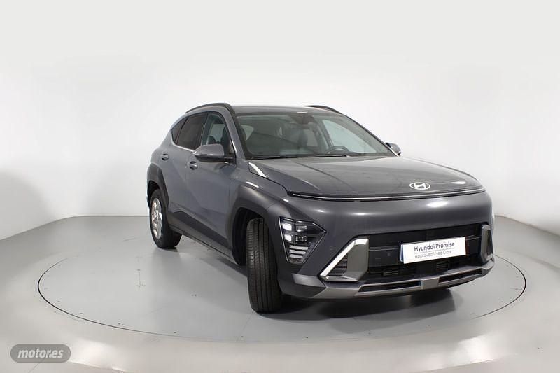 Gris Nuevo 2025 Hyundai Kona SUV | 28.100 € (Precio justo) - Imagen 1/4