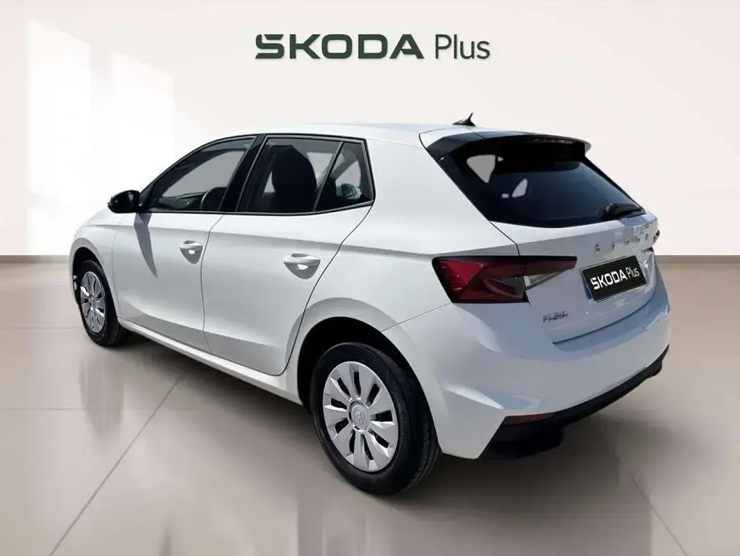 Usado Skoda Fabia Active 80 CV (58 kW) 2022 Blanco Utilitario