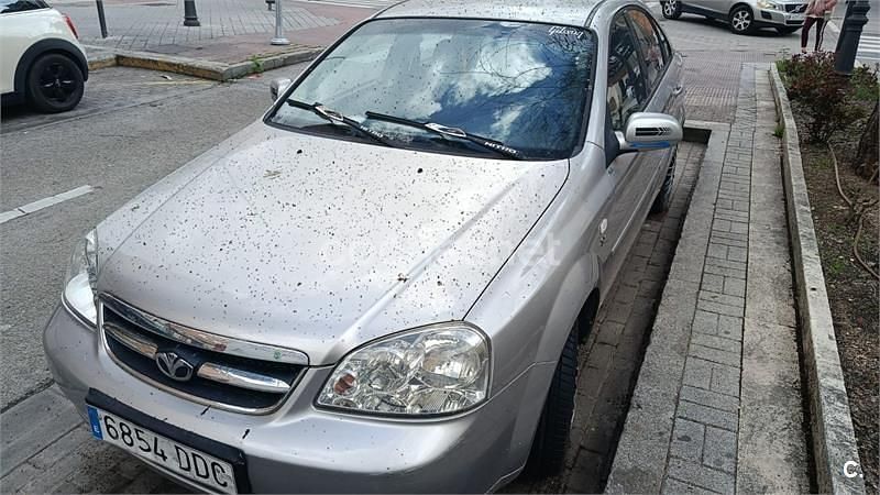 Usado Chevrolet Nubira SX 109 CV (80 kW) 2005 Gris / plata Berlina
