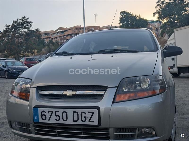 Gris / plata Usado 2005 Chevrolet Kalos SE Berlina | 2500 € (Precio justo) - Imagen 1/4