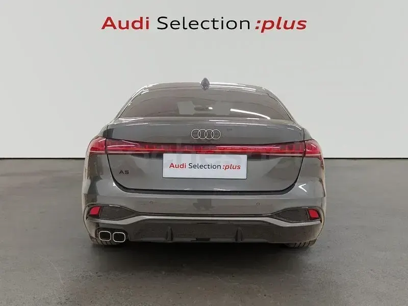 Usado Audi A5 S-Line 204 CV (150 kW) 2025 Gris / plata Berlina