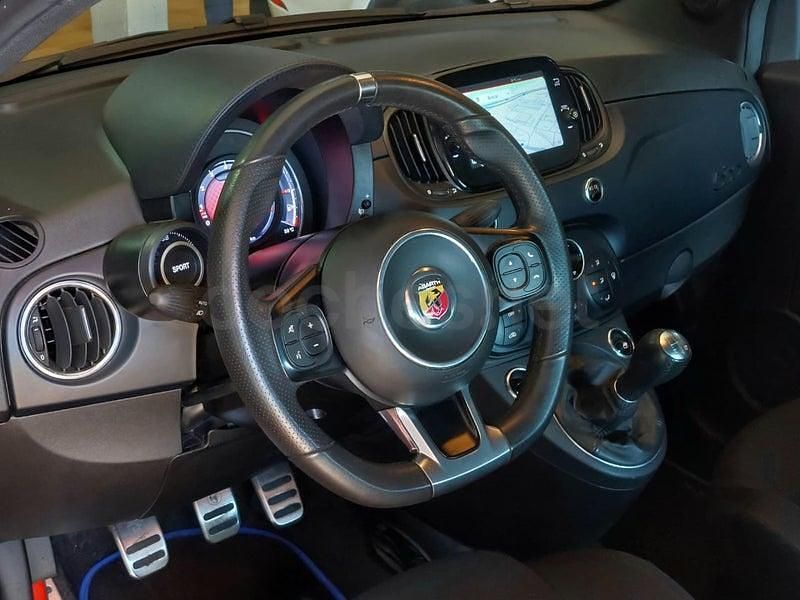 Usado Abarth 595 165 CV (121 kW) 2022 Gris / plata Berlina