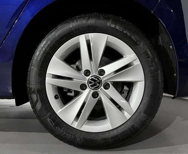 Usado VW Golf VIII 150 CV (110 kW) 2024 Azul Berlina