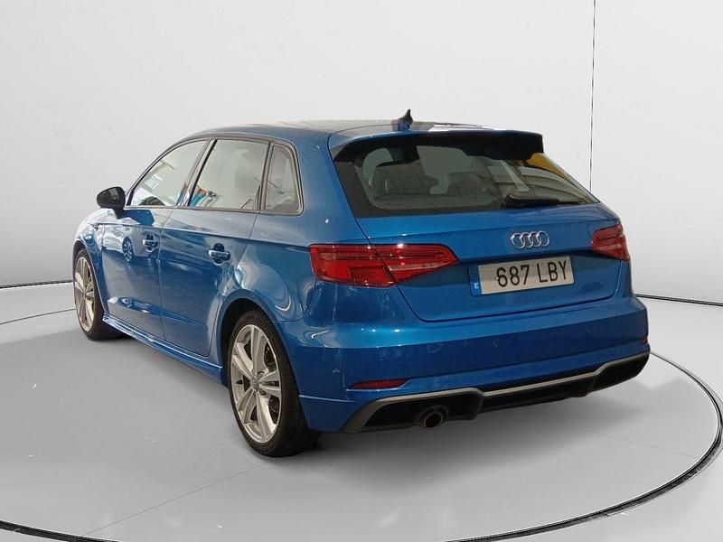 Usado Audi A3 S-Line 116 CV (85 kW) 2019 Azul Berlina