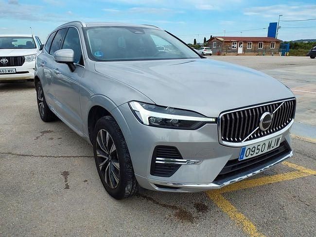Usado Volvo XC60 Plus 197 CV (144 kW) 2023 Gris plata SUV