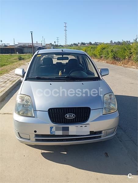 Usado Kia Picanto LX 65 CV (47 kW) 2004 Gris / plata Utilitario
