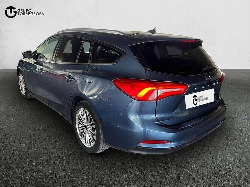 Usado Ford Focus Titanium 125 CV (91 kW) 2019 Azul Familiar