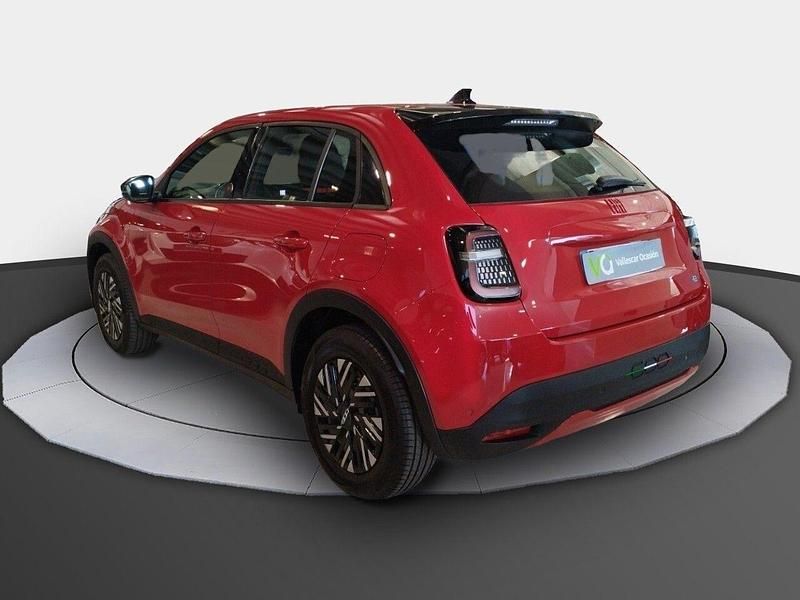 Usado Fiat 600E Red 114 kW (156 CV) 2024 Rojo SUV