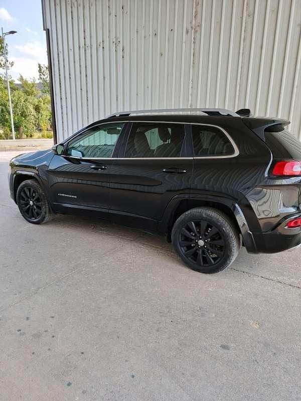 Usado Jeep Cherokee Overland 200 CV (147 kW) 2017 Negro SUV