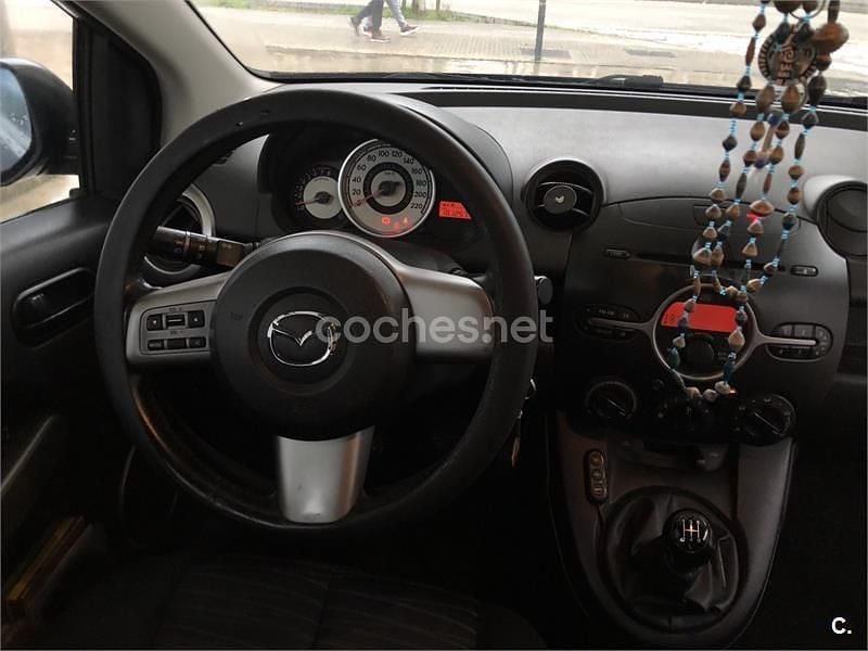 Usado Mazda 2 Active 75 CV (55 kW) 2008 Negro Utilitario