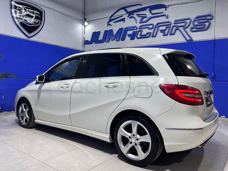 Usado Mercedes B180 AMG 109 CV (80 kW) 2014 Blanco Monovolumen