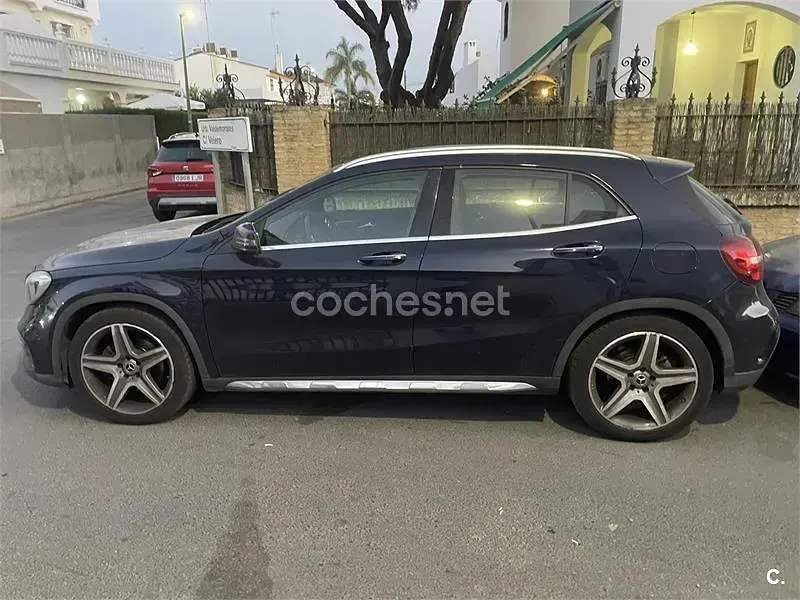Usado Mercedes GLA220 177 CV (130 kW) 2018 Azul SUV