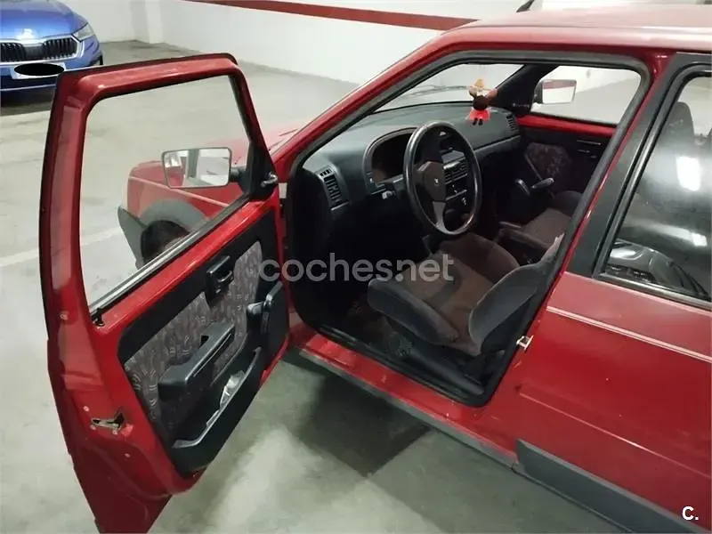 Usado Citroën AX 60 CV (44 kW) 1993 Rojo Utilitario