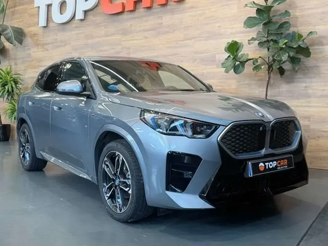 Usado BMW iX2 Comfort Edition 150 kW (204 CV) 2025 Gris SUV