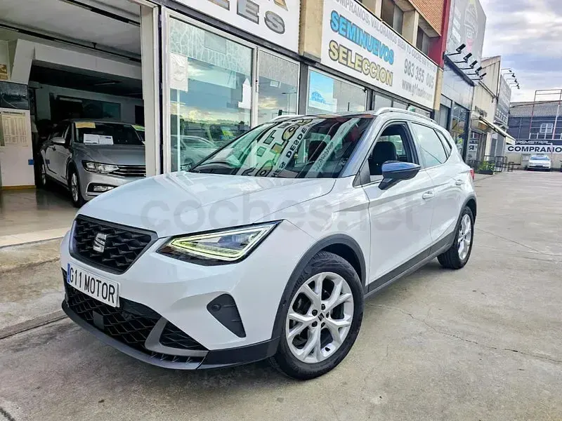 Usado Seat Arona FR 115 CV (84 kW) 2024 Blanco SUV