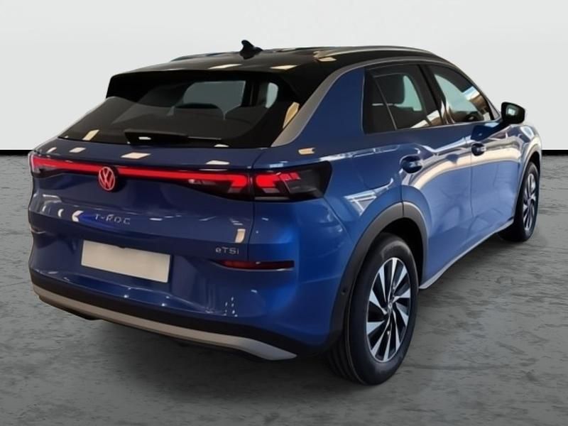 Nuevo VW T-Roc Style 115 CV (84 kW) 2026 Azul celestial metalizado con techo negro SUV