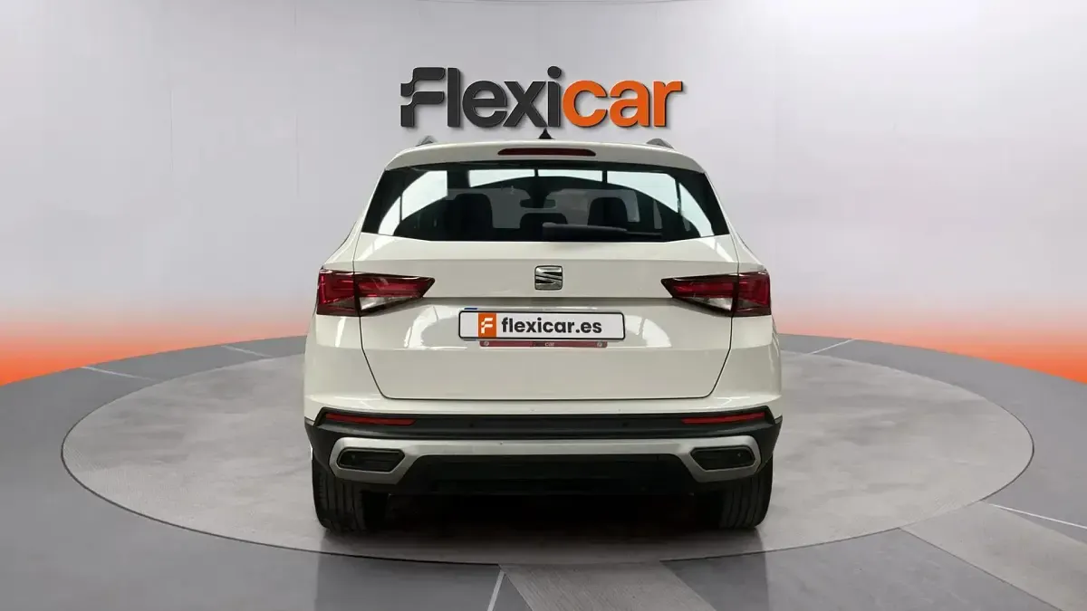 Usado Seat Ateca Style 150 CV (110 kW) 2023 Blanco SUV