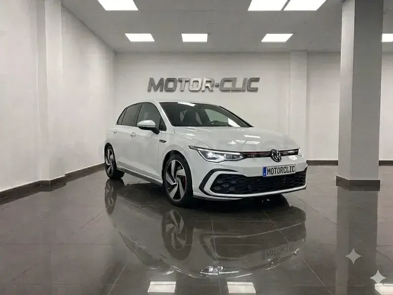 Usado VW Golf VIII GTI 245 CV (180 kW) 2022 Blanco Berlina