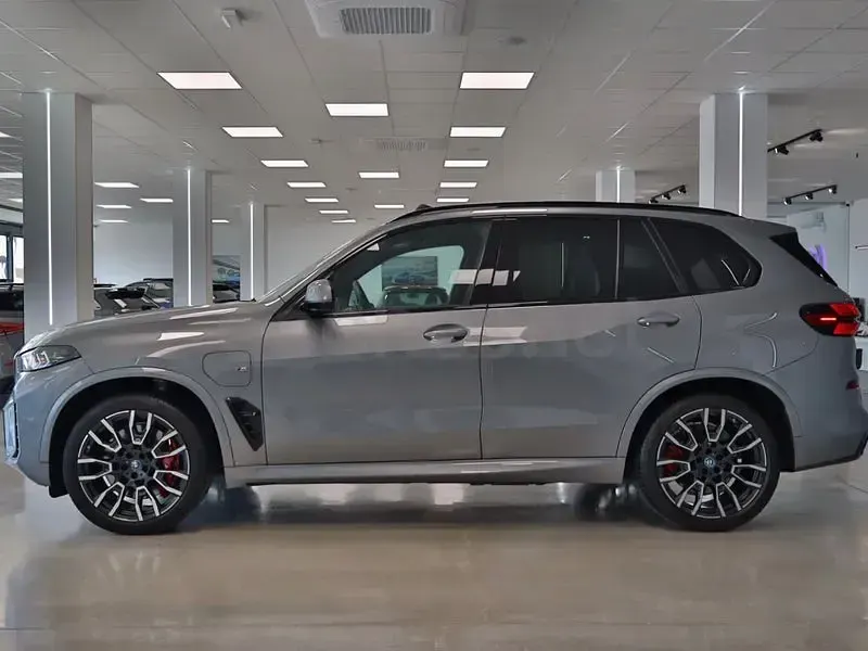 Usado BMW X5 xLine 489 CV (359 kW) 2023 Gris / plata SUV