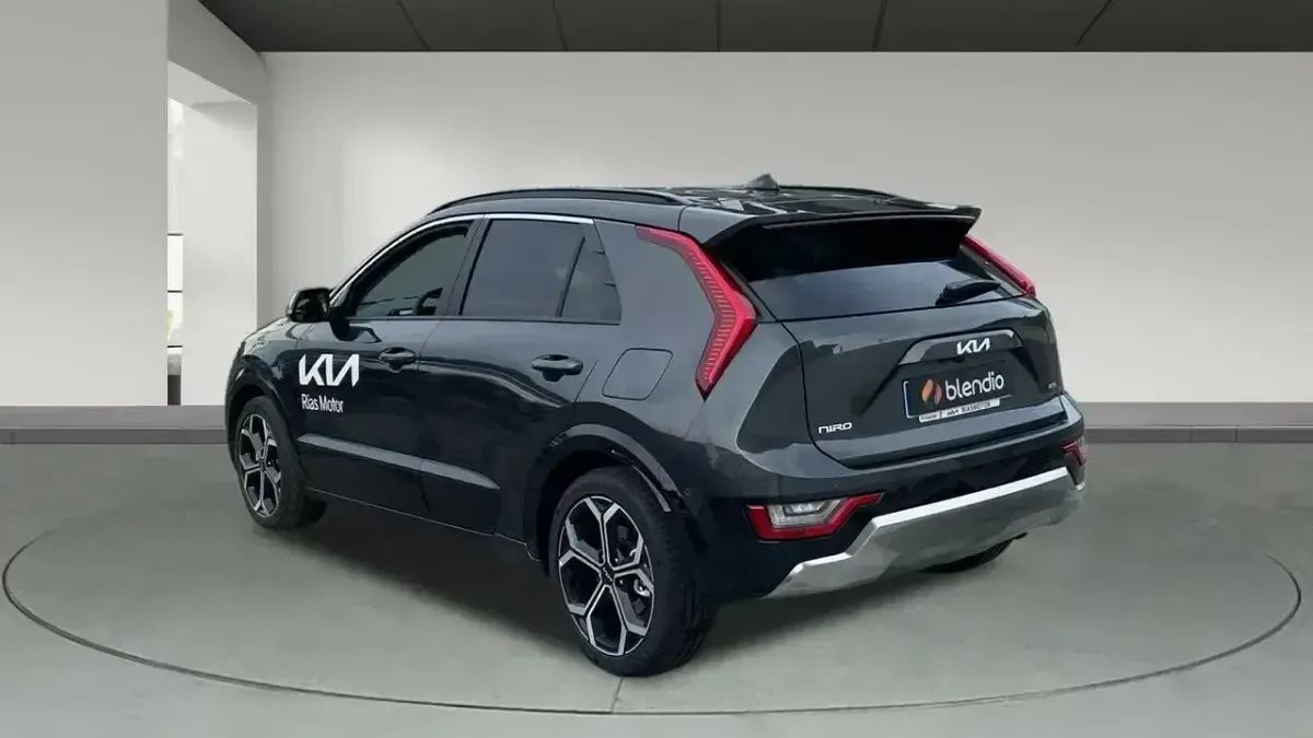 Usado Kia Niro 141 CV (103 kW) 2024 Gris SUV