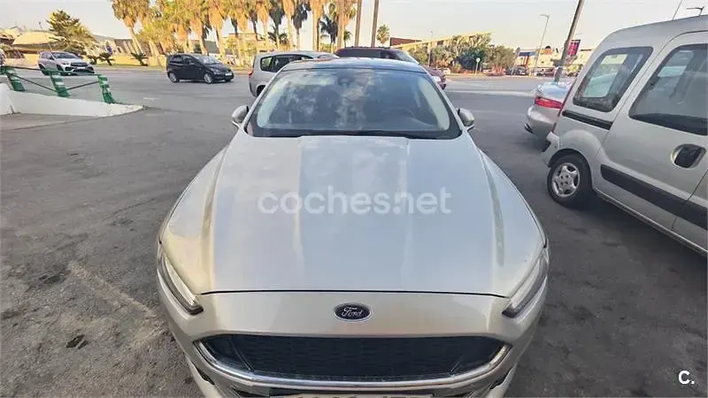 Usado Ford Mondeo Titanium 150 CV (110 kW) 2016 Gris / plata Berlina