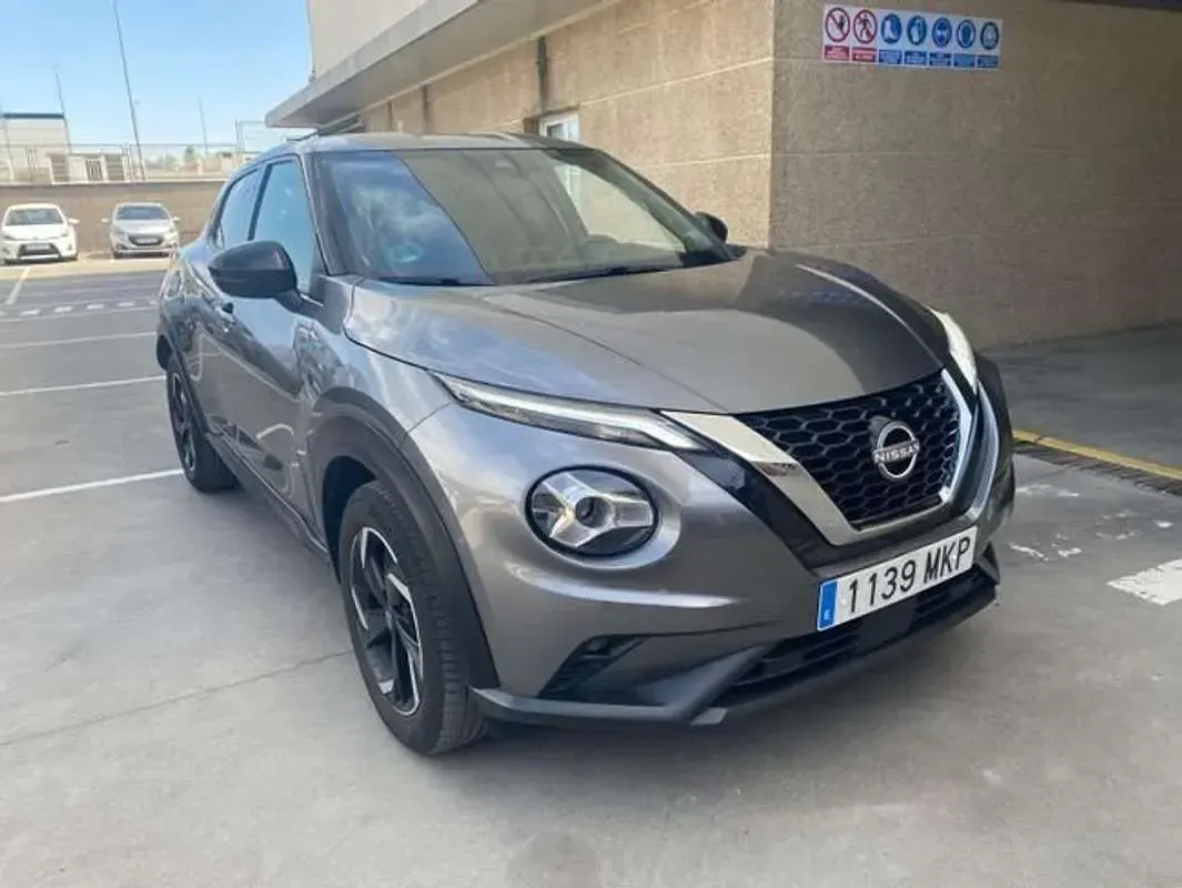 Usado Nissan Juke Acenta 114 CV (83 kW) 2023 Gris SUV