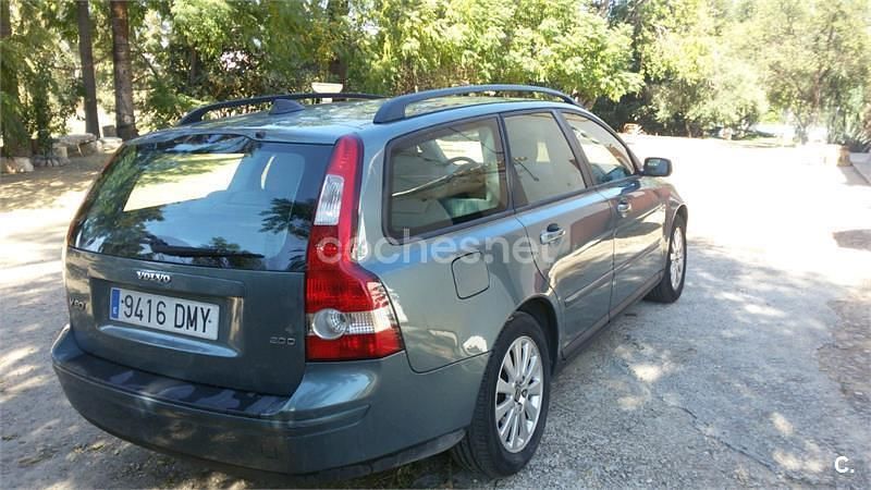 Usado Volvo V50 Momentum 136 CV (100 kW) 2005 Verde Familiar