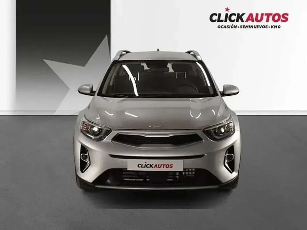 Usado Kia Stonic Active 101 CV (74 kW) 2025 Plateado SUV