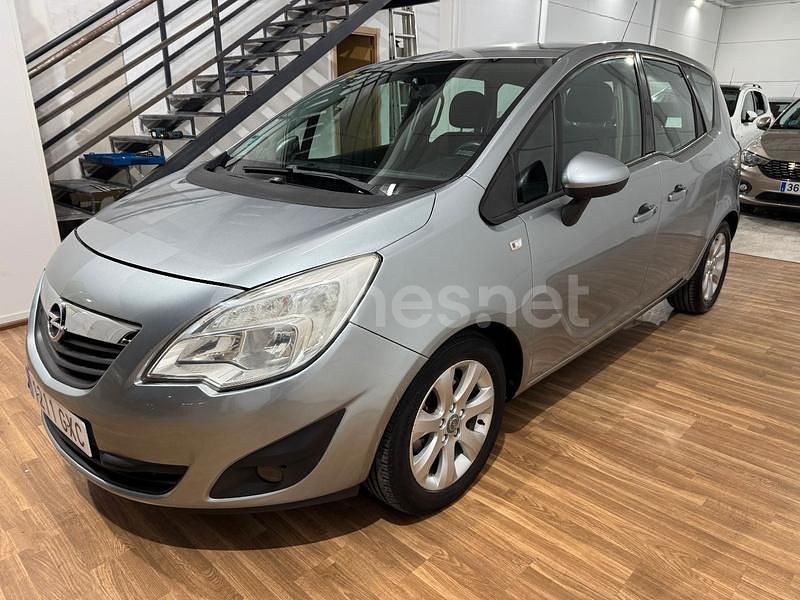 Usado Opel Meriva Enjoy 120 CV (88 kW) 2010 Gris / plata Monovolumen