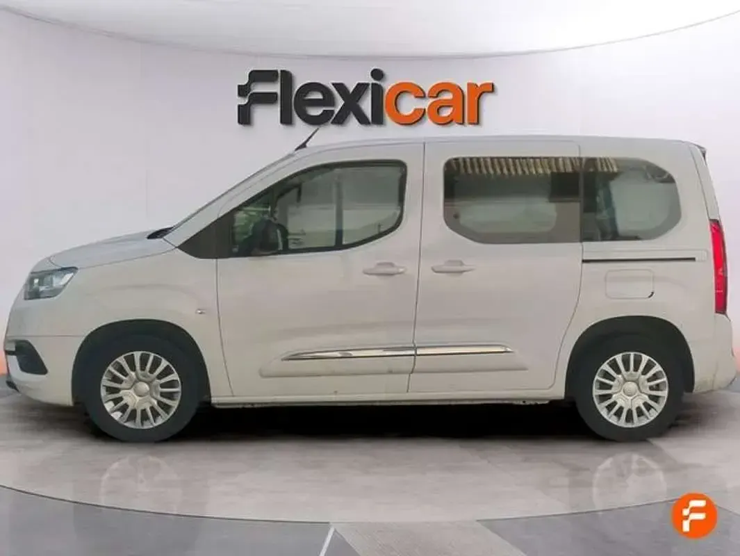 Usado Toyota Proace City City 102 CV (75 kW) 2024 Blanco Monovolumen