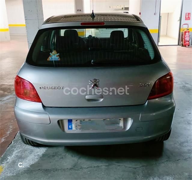 Usado Peugeot 307 110 CV (80 kW) 2004 Gris / plata Berlina