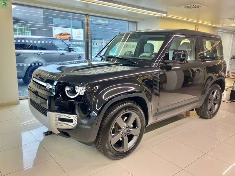 Santorini black Usado 2024 Land Rover Defender S SUV | 84.900 € (Caro) - Imagen 1/4