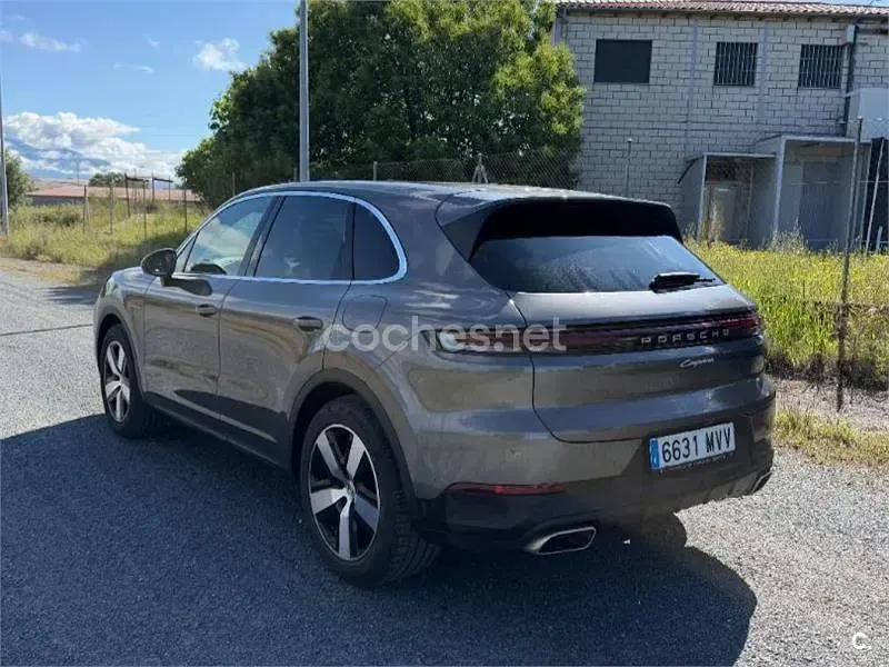 Usado Porsche Cayenne 462 CV (339 kW) 2024 Gris / plata SUV