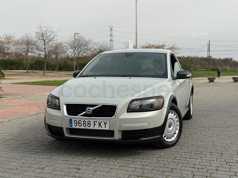 Usado Volvo C30 Momentum 109 CV (80 kW) 2007 Verde Utilitario
