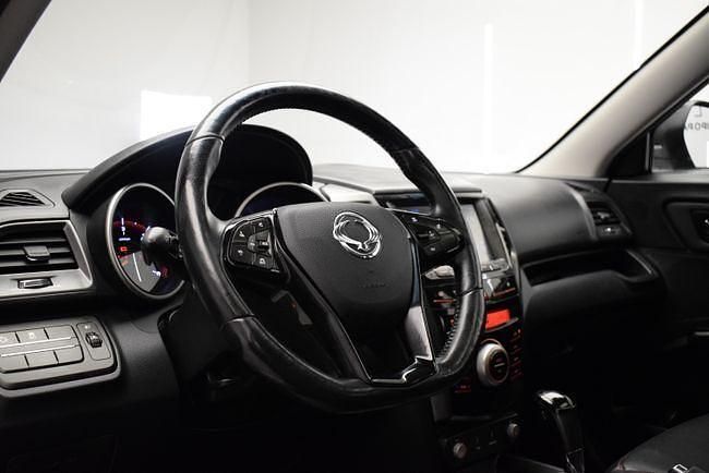 Usado Ssangyong (KGM) XLV Limited 116 CV (85 kW) 2017 Negro SUV