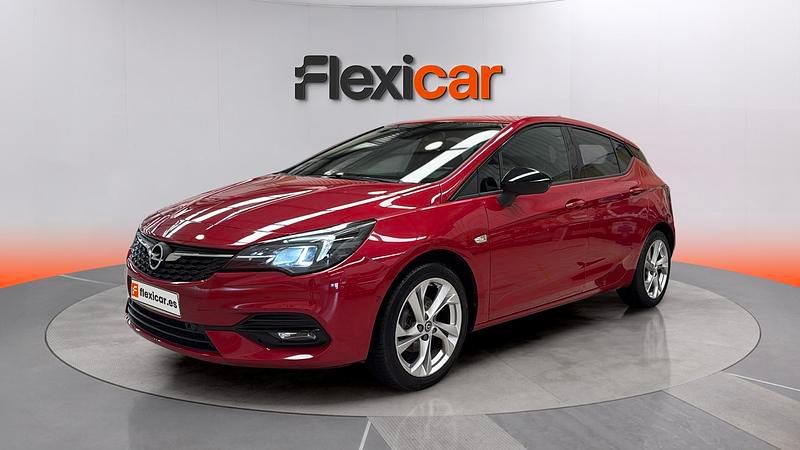 Używany Opel Astra Design & Tech 110 KM (80 kW) 2021 Czerwony Sedan/Limuzyna