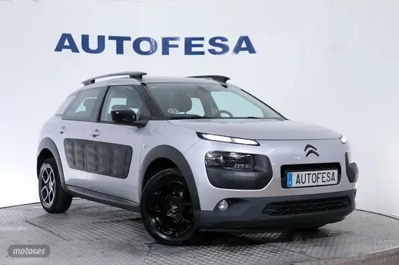 Usado Citroën C4 Cactus Feel 92 CV (67 kW) 2015 Plateado Utilitario