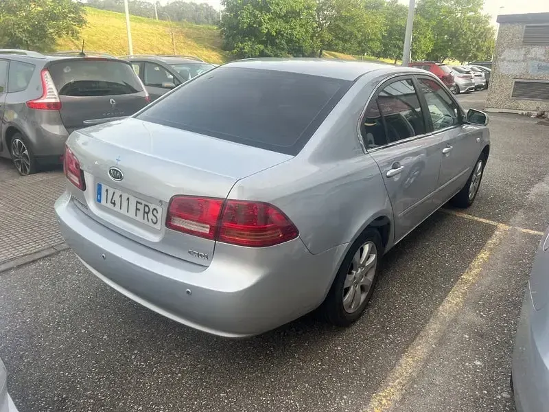 Usado Kia Magentis 140 CV (102 kW) 2007 Gris / plata Berlina