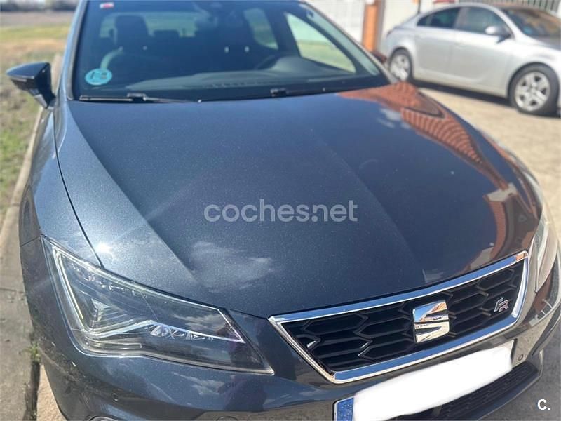 Usado Seat Leon ST FR 150 CV (110 kW) 2019 Gris / plata Familiar