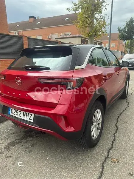 Usado Opel Mokka Edition 100 CV (73 kW) 2023 Rojo SUV